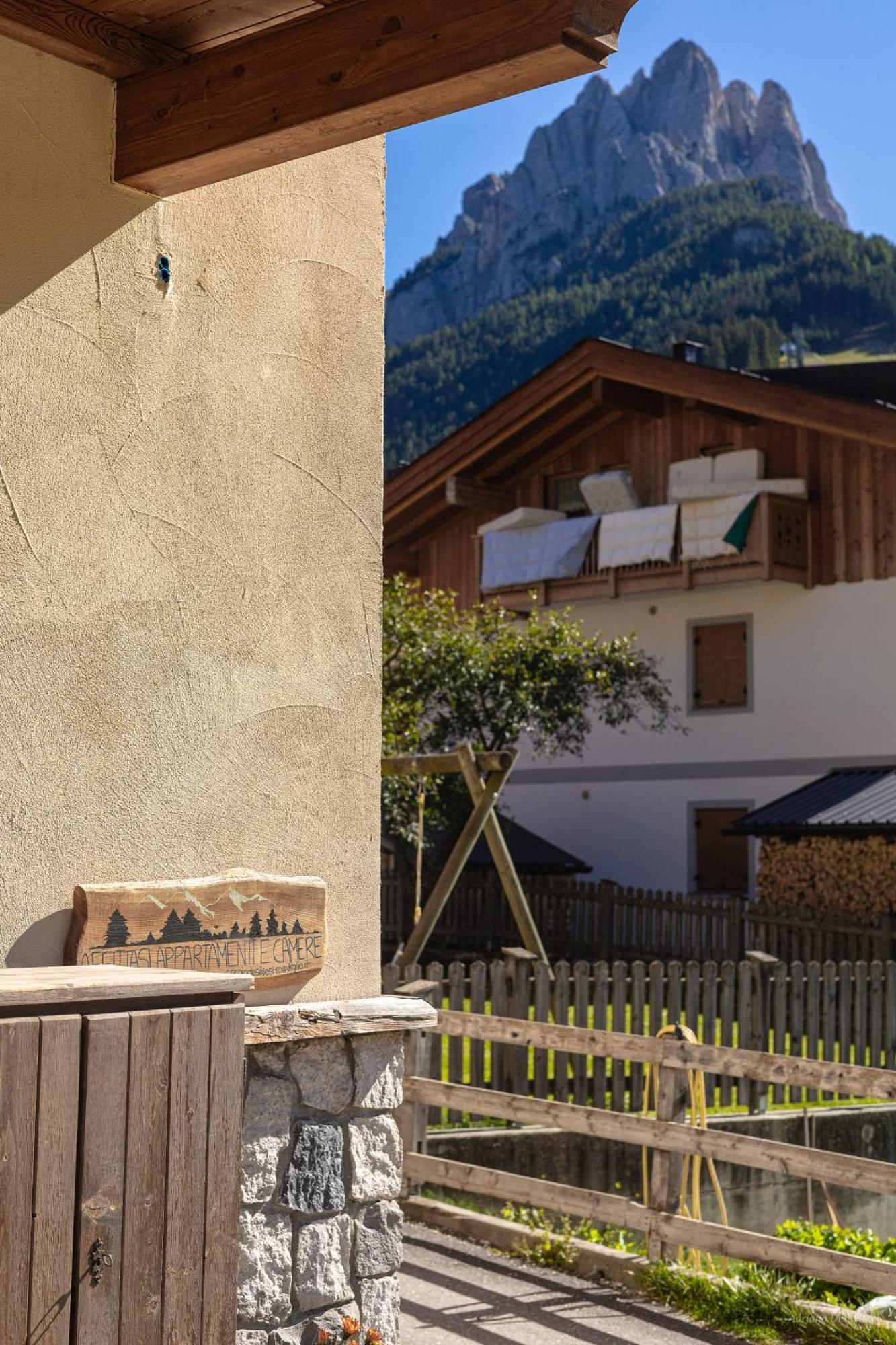 Majon De La Nona Hotel Pozza di Fassa Exterior photo