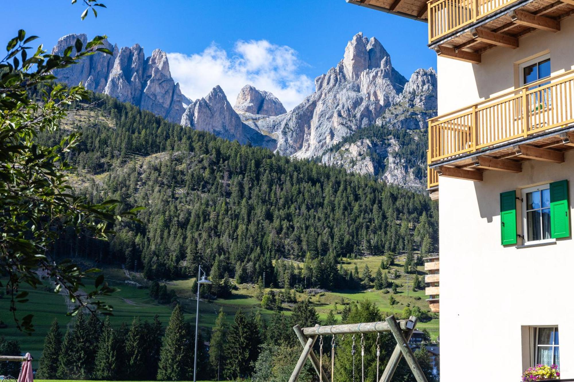 Majon De La Nona Hotel Pozza di Fassa Exterior photo