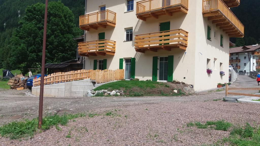 Majon De La Nona Hotel Pozza di Fassa Exterior photo