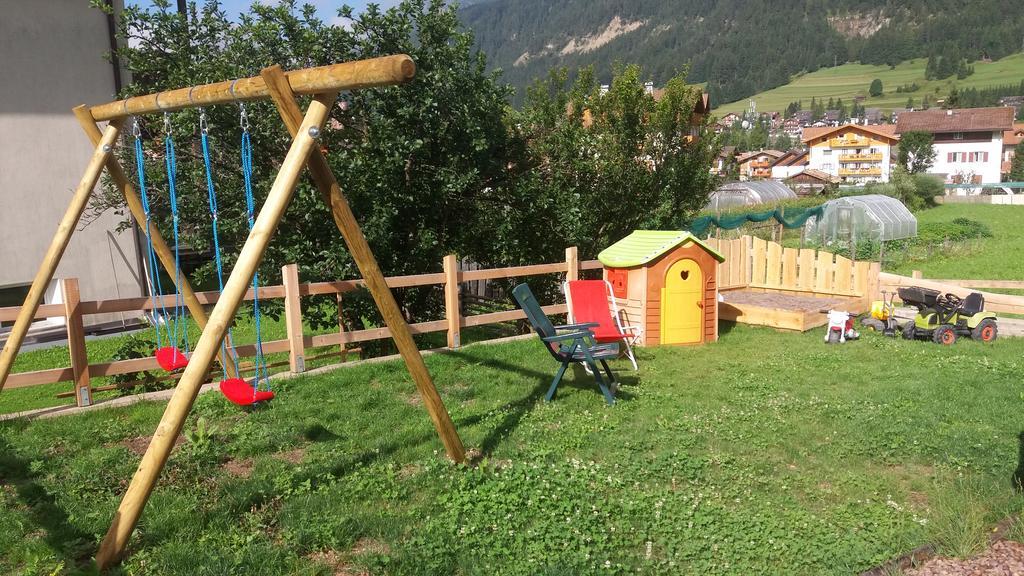 Majon De La Nona Hotel Pozza di Fassa Exterior photo